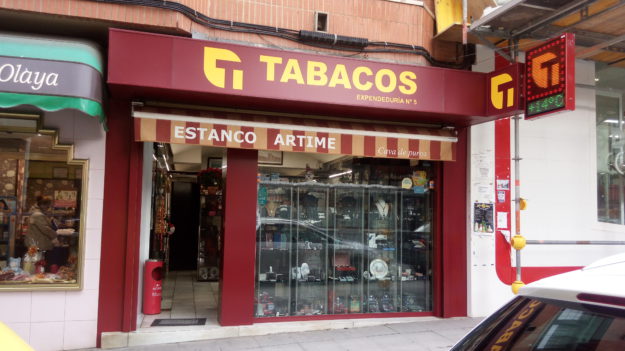 Fachada para estanco