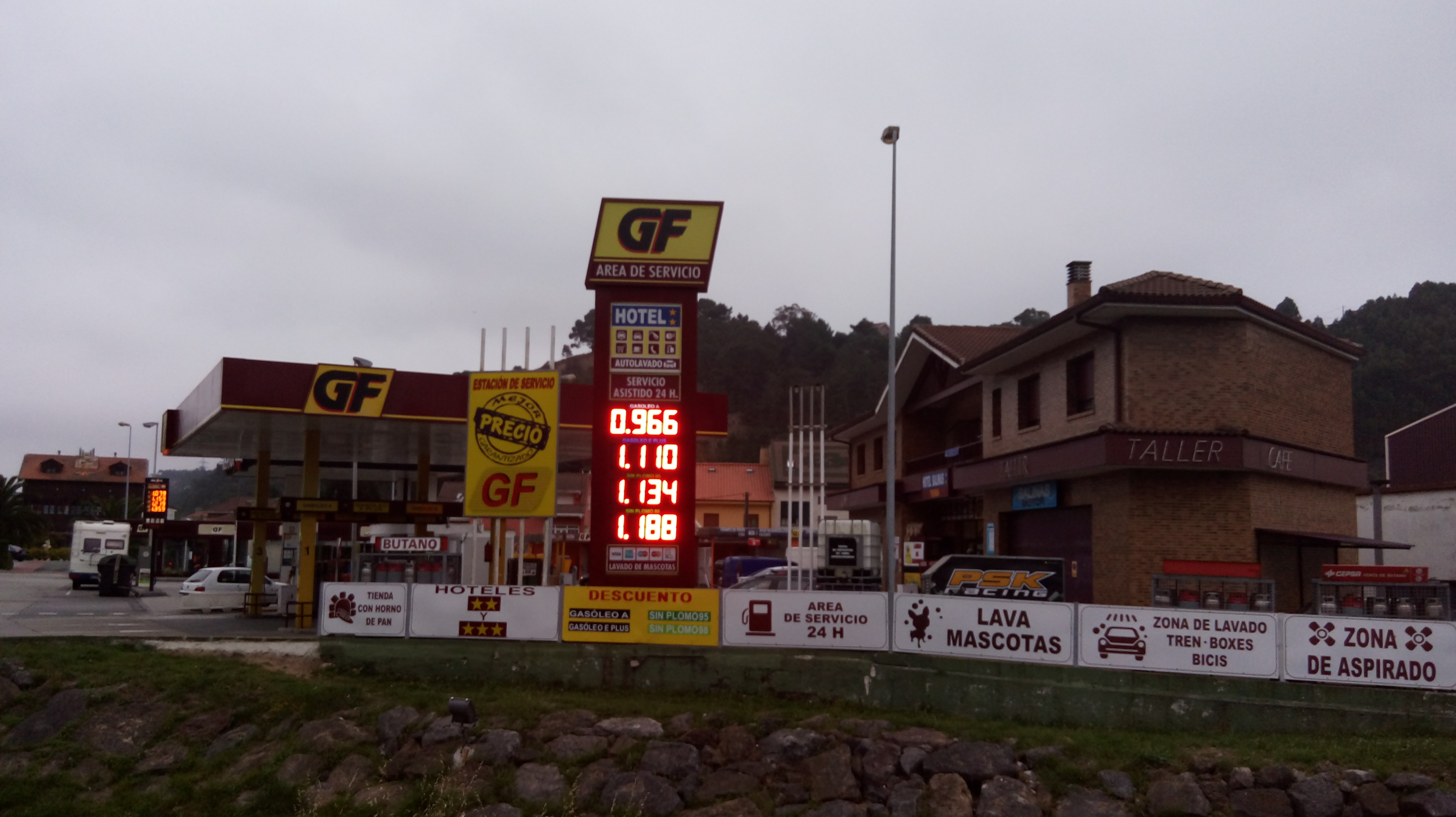 Monolito para gasolinera