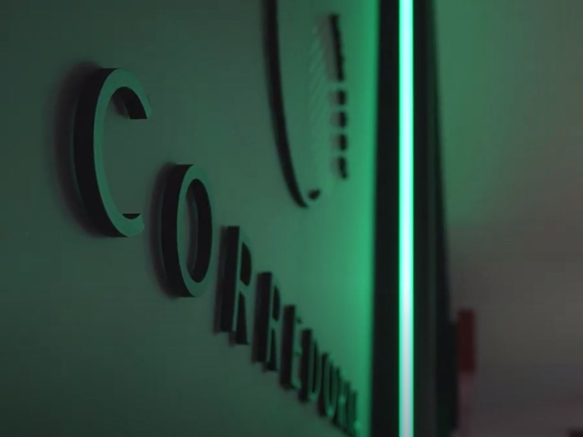 Farmacia_corredoria_tenologia_LED
